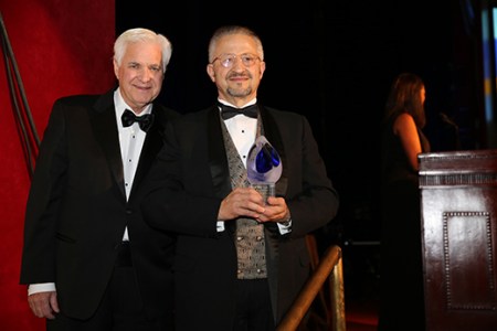 Blog Lee & Me & Award Trophy